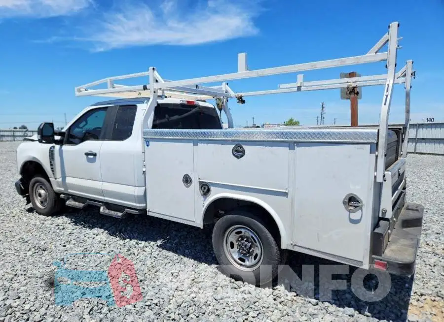 1FT7X2BA0PED01814 Photo# 2