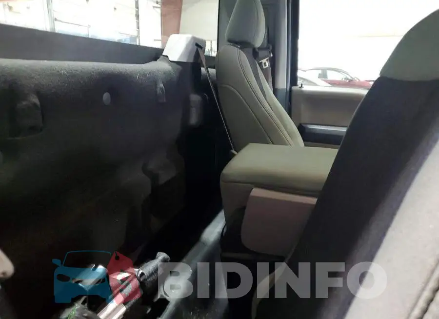 1FTMF1EP8KFA55887 Photo# 10