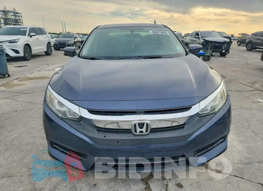 19XFC2F77HE056019 Photo# 5