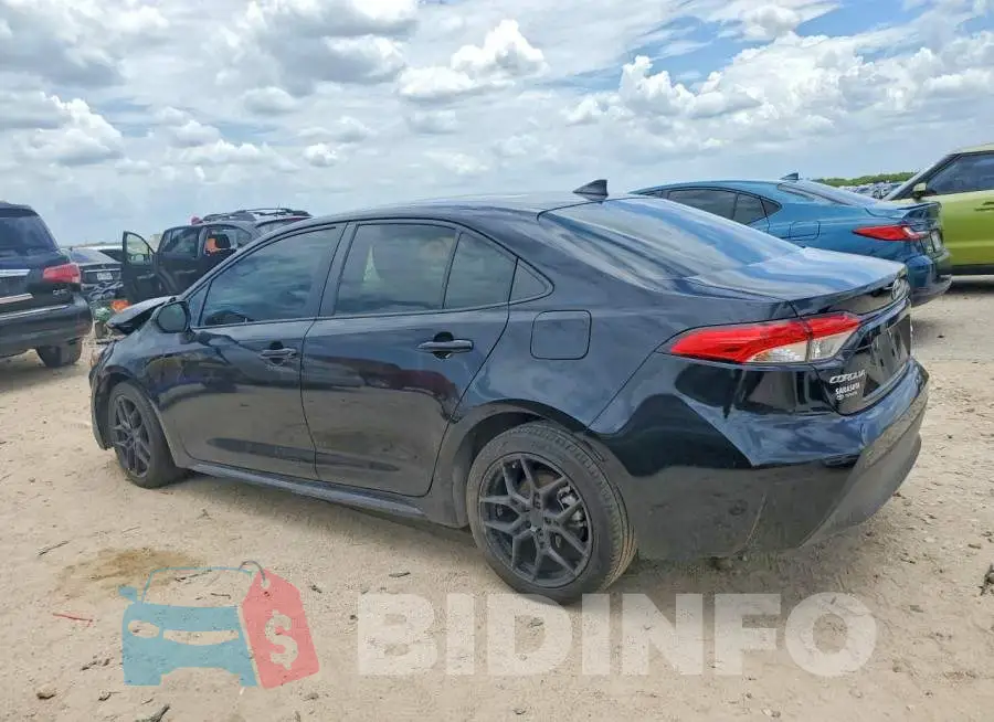 JTDBCMFE5R3058742 Photo# 2