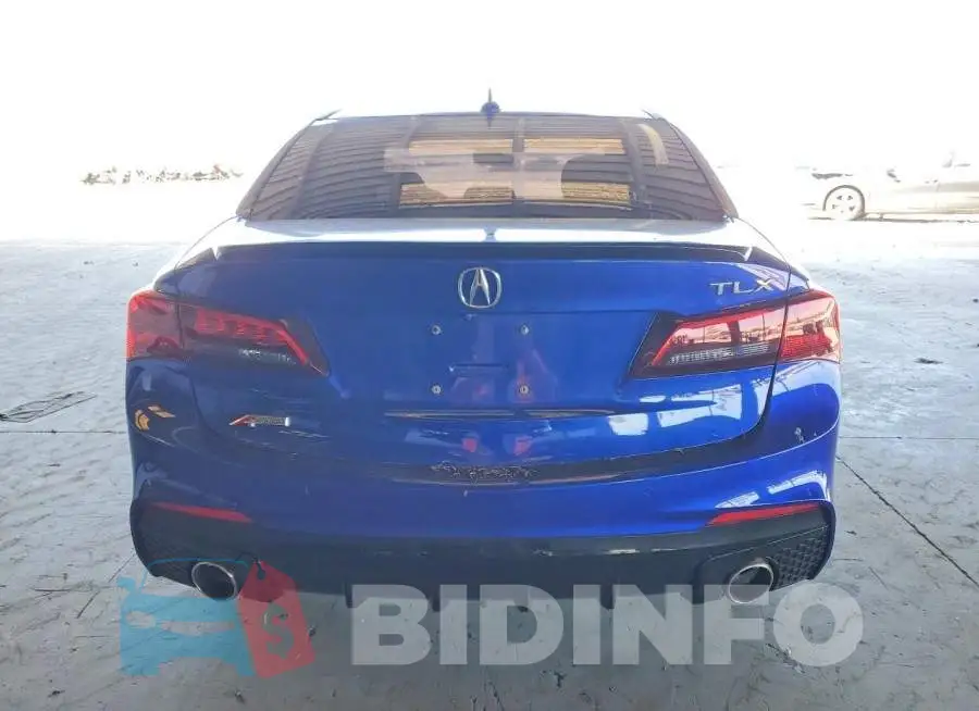 19UUB2F63JA010764 Photo# 6