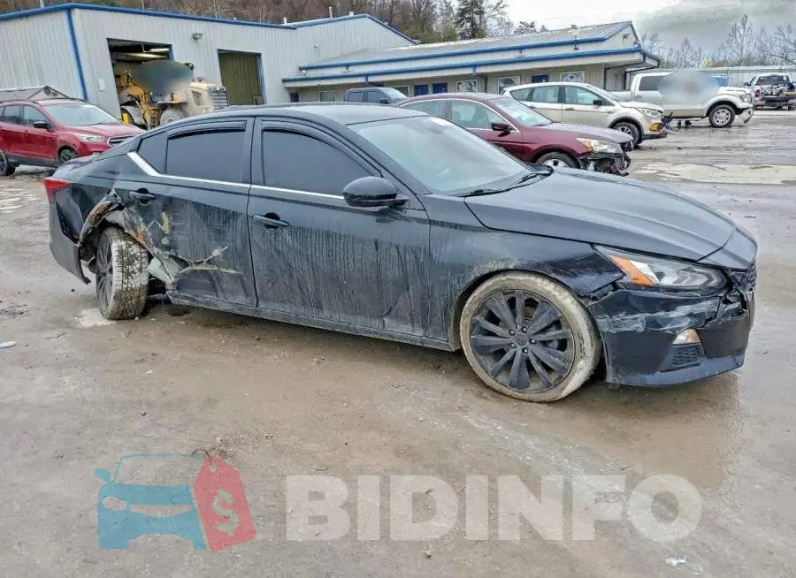 1N4BL4CV7LC142174 Photo# 4