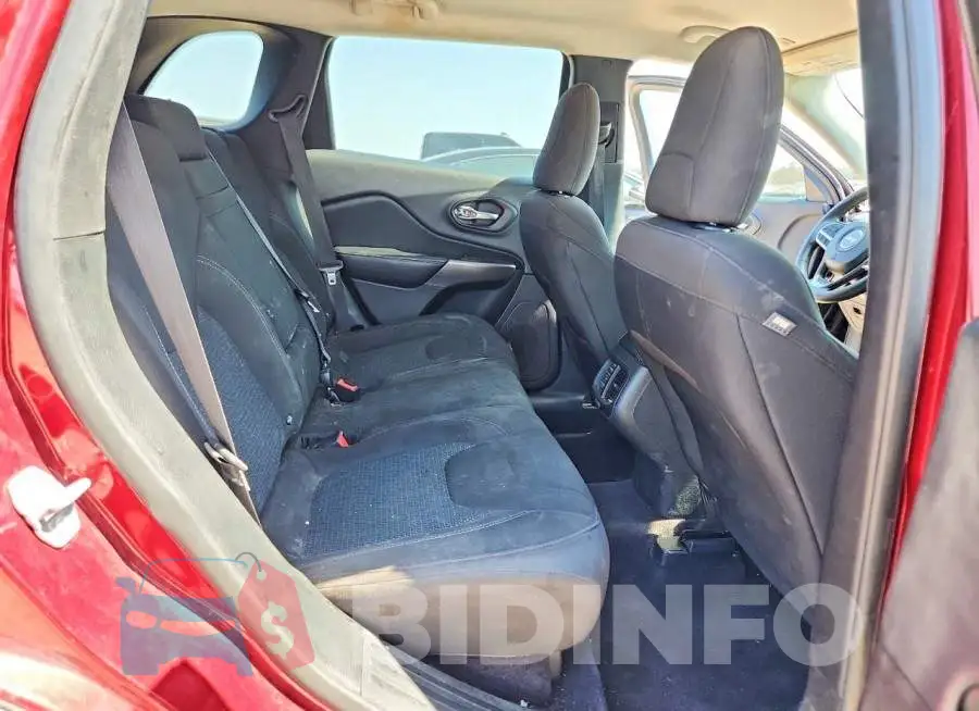 1C4PJLCB1KD149832 Photo# 11