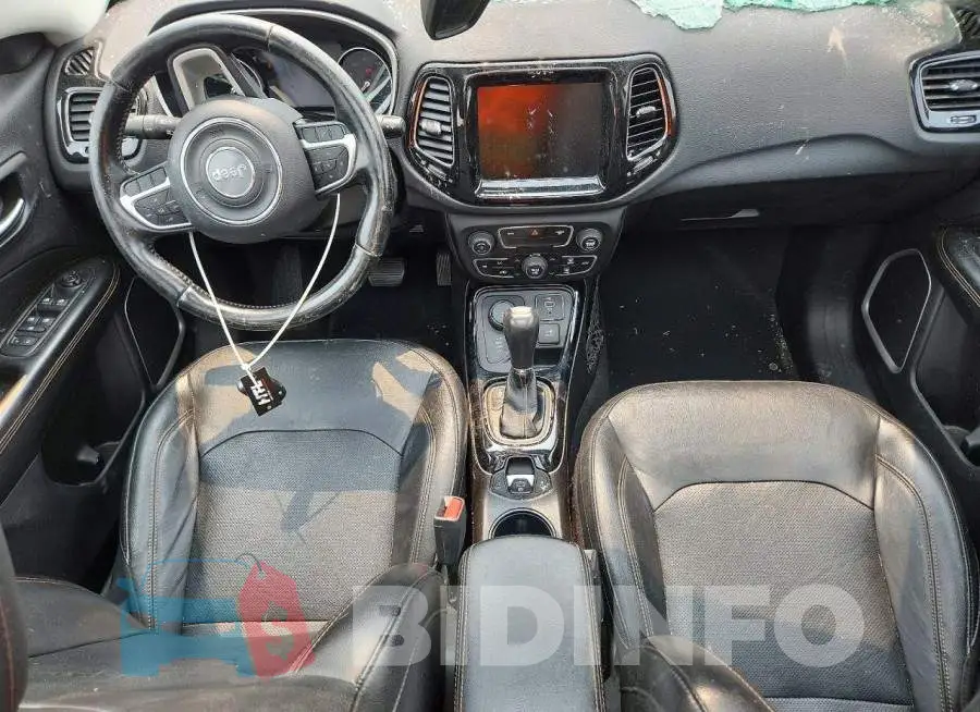 3C4NJDCB9LT168122 Photo# 8