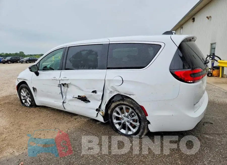 2C4RC1GG3TR250219 Photo# 2