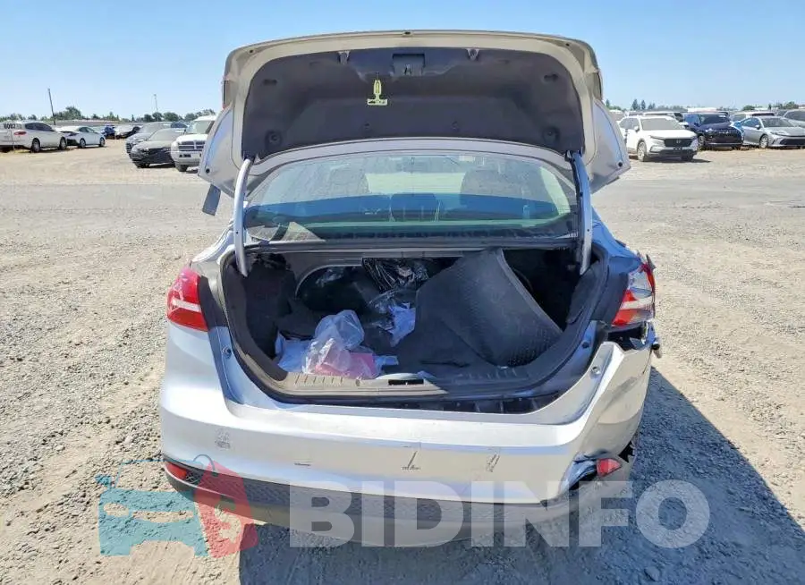 1FADP3F28JL328392 Photo# 6