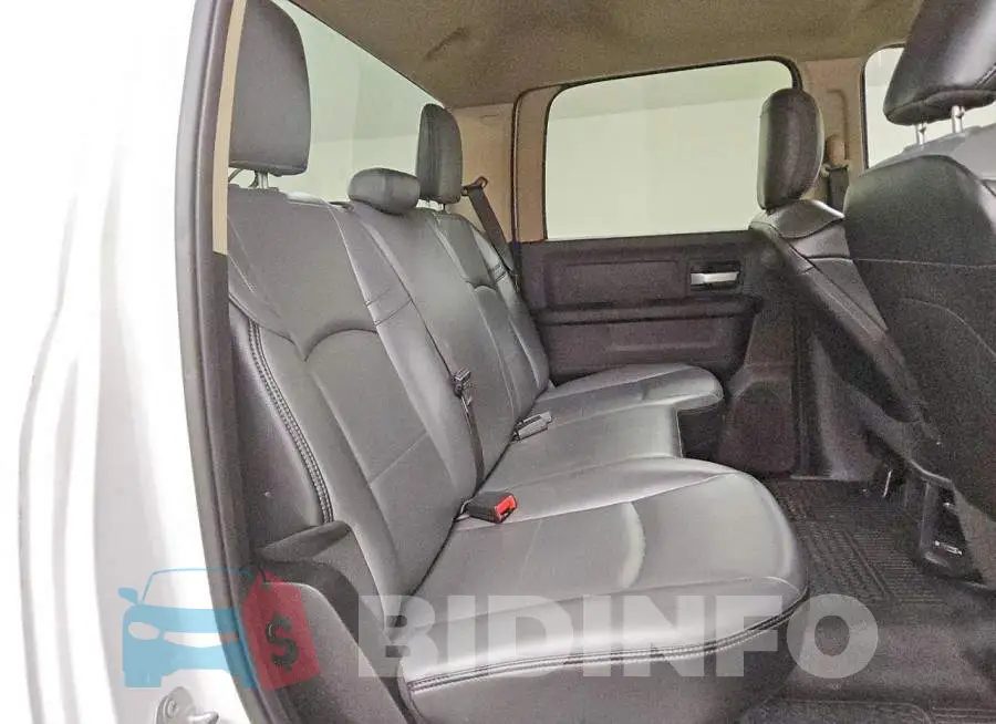 3C6UR5CJ2KG512700 Photo# 10