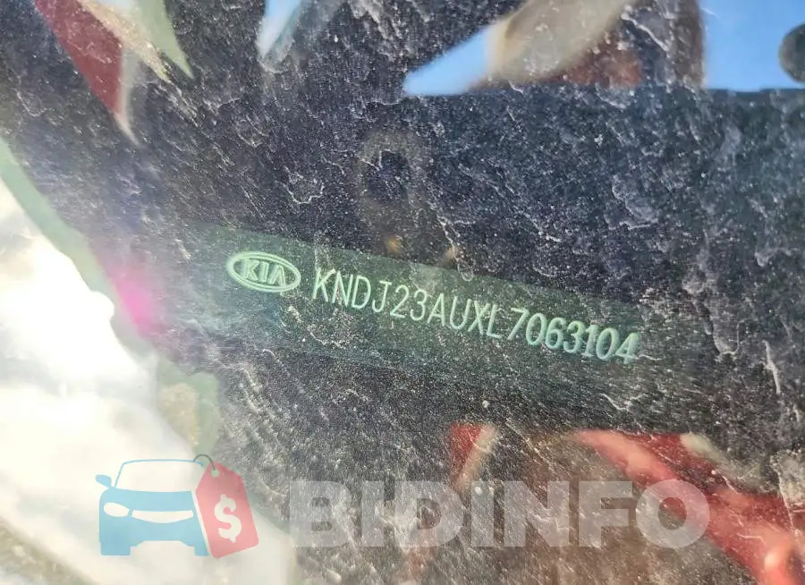 KNDJ23AUXL7063104 Photo# 13