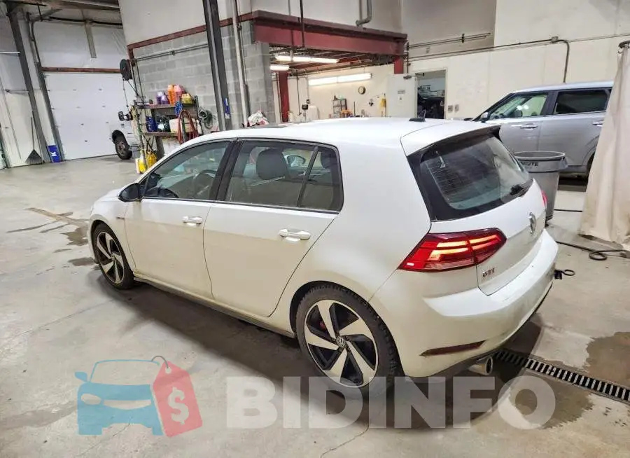 3VW5T7AU0KM029826 Photo# 2