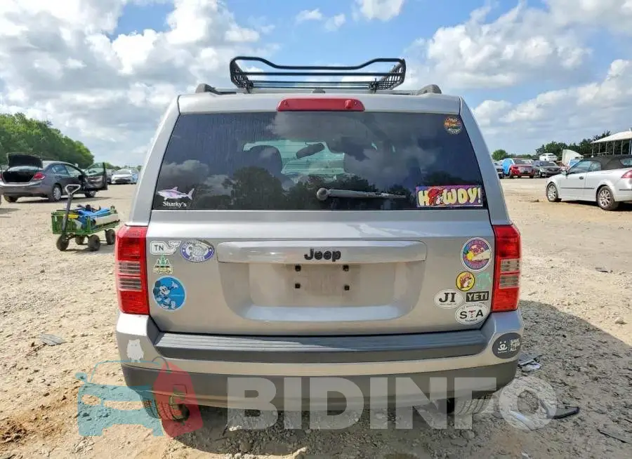 1C4NJPBB6HD141556 Photo# 6