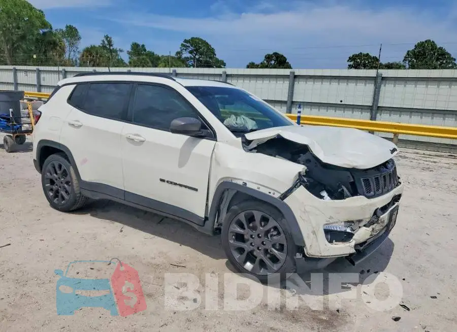 3C4NJCEBXMT531620 Photo# 4