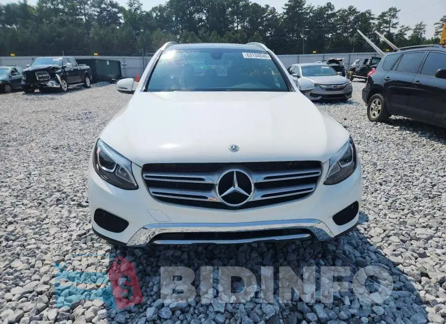 WDC0G5EB6KF586975 Photo# 5