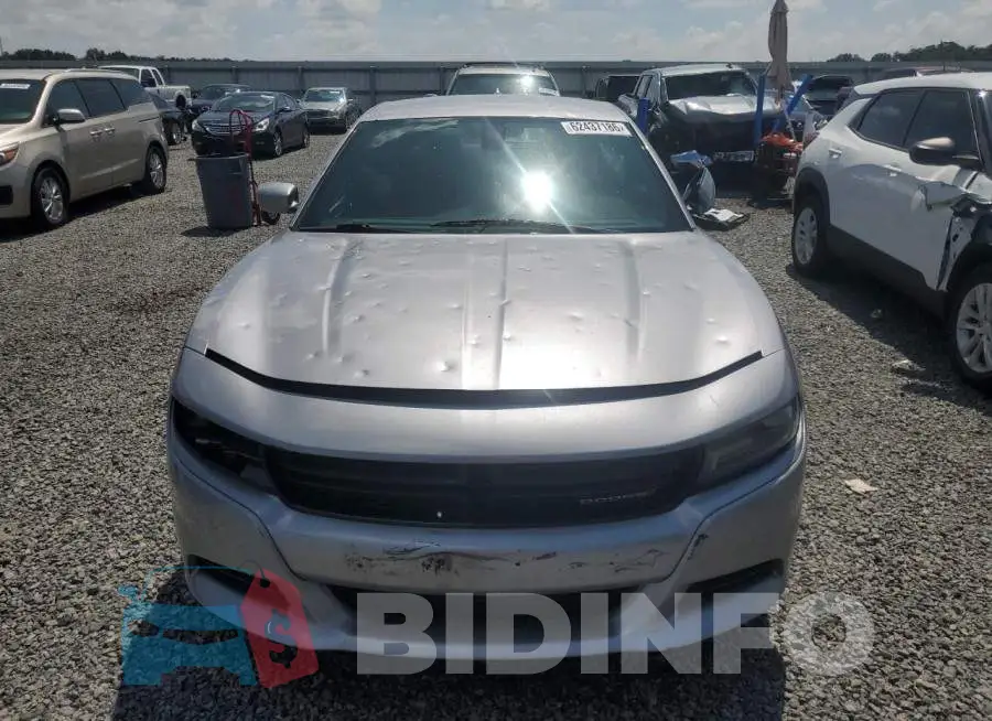 2C3CDXJG8HH569843 Photo# 5