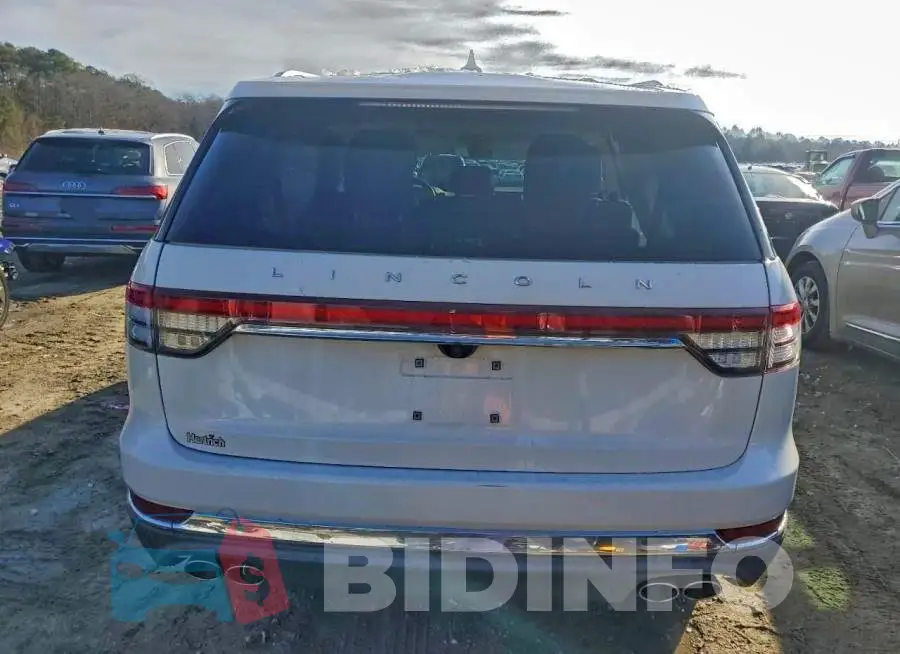 5LM5J7XC4LGL22415 Photo# 6