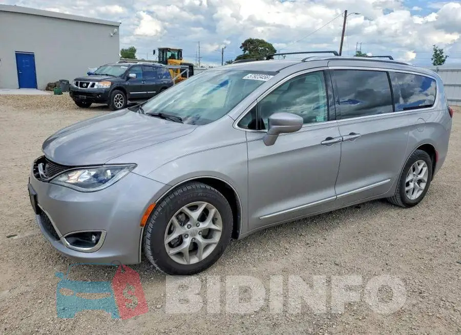 2C4RC1EG4HR543346 Photo# 1