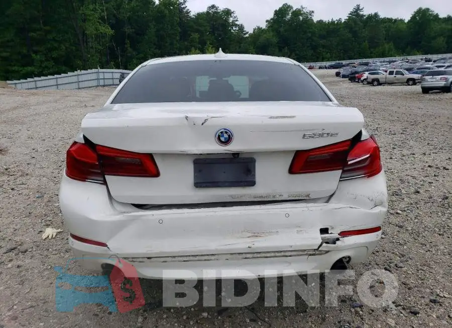 WBAJB1C56JG624211 Photo# 6
