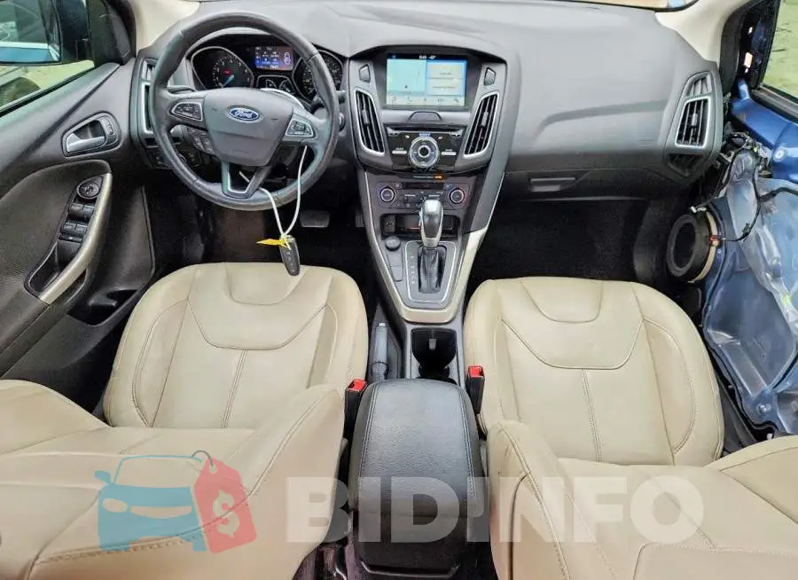 1FADP3J20JL280944 Photo# 8