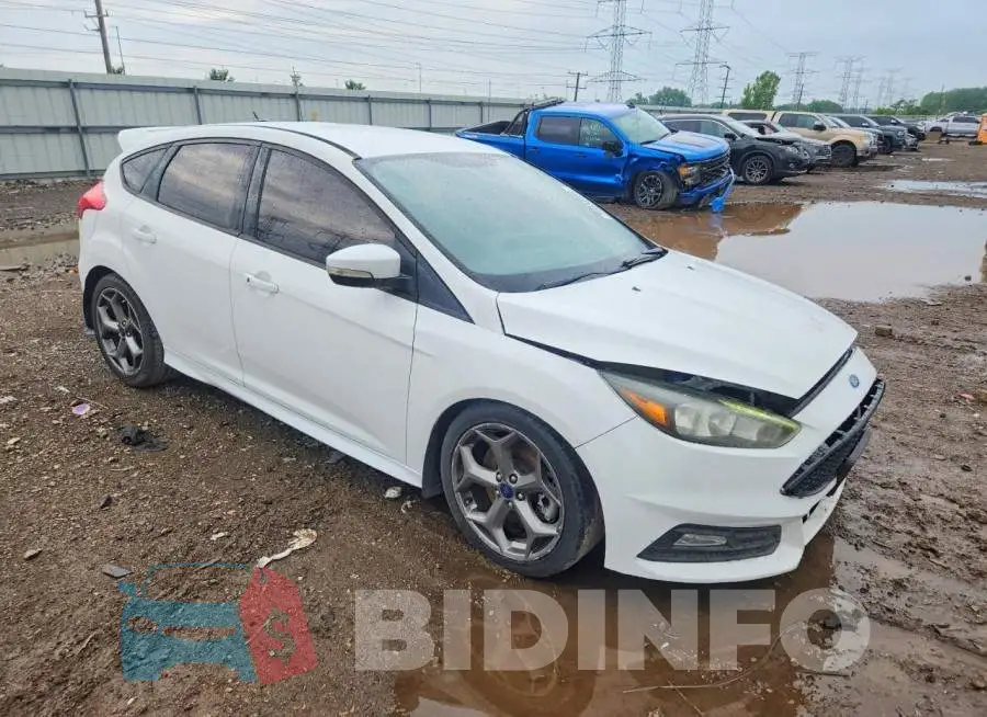 1FADP3L92HL223083 Photo# 4