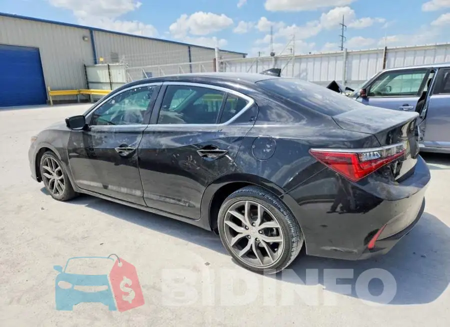 19UDE2F78MA008917 Photo# 2