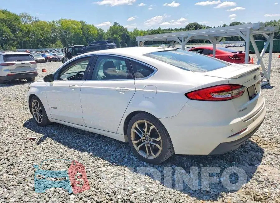 3FA6P0RU9KR257890 Photo# 2
