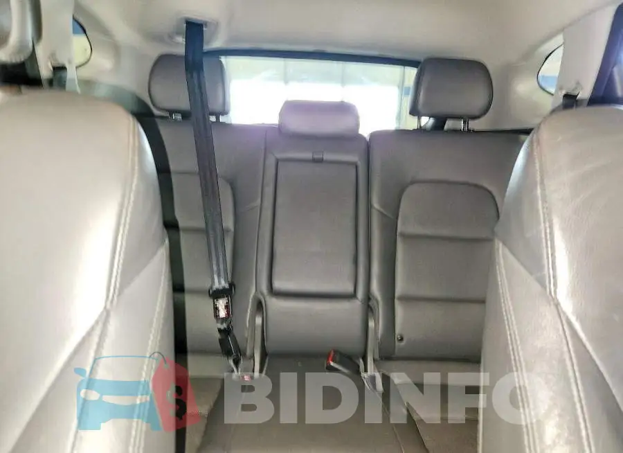 KM8J33A2XHU389033 Photo# 10