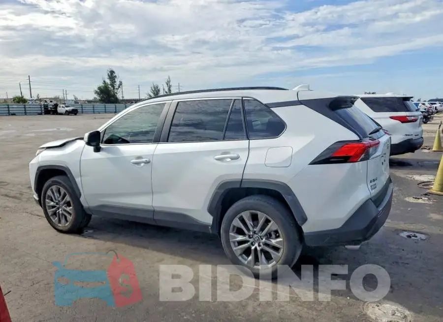 2T3A1RFV9SW557514 Photo# 2