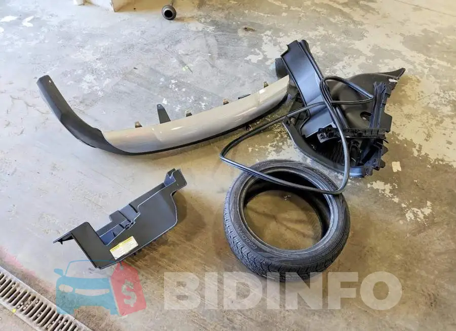 2T3RFREV1JW830045 Photo# 13