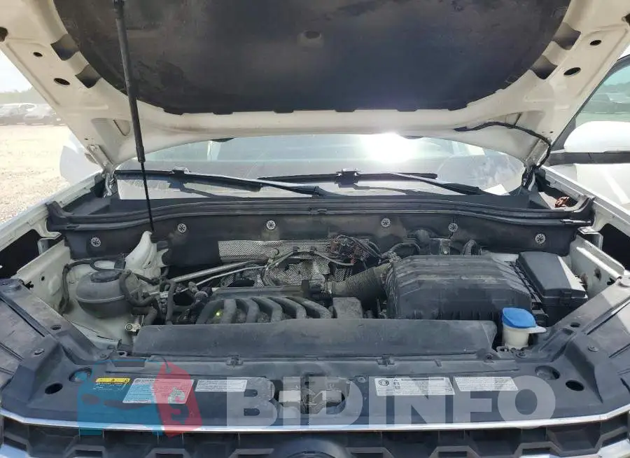 1V2MR2CA4KC569571 Photo# 11