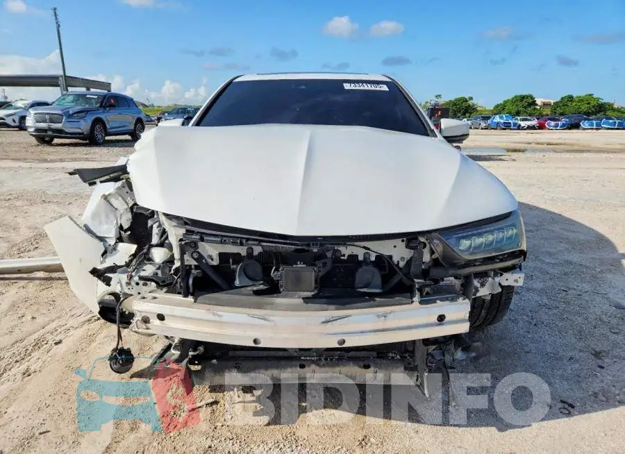 19UUB2F61KA007167 Photo# 5