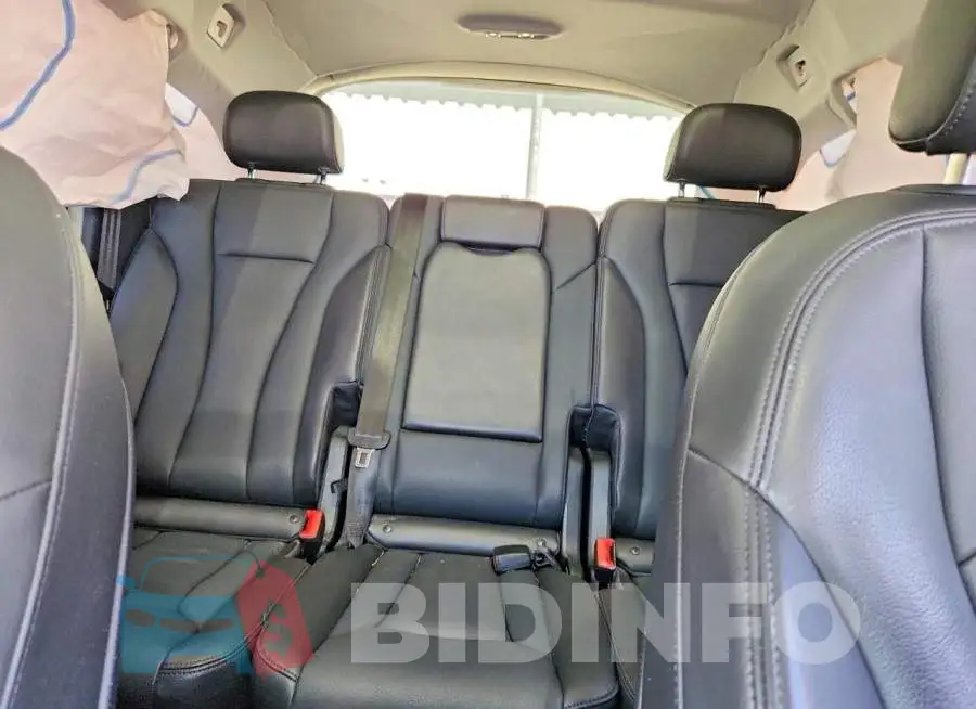 WA1AAAF70KD028575 Photo# 10