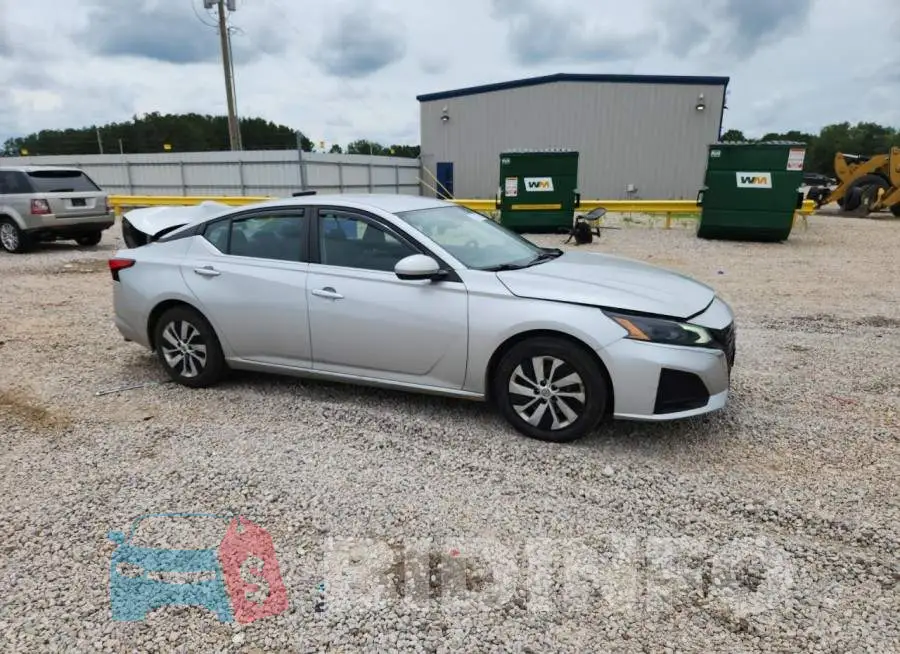 1N4BL4BV2PN362222 Photo# 4