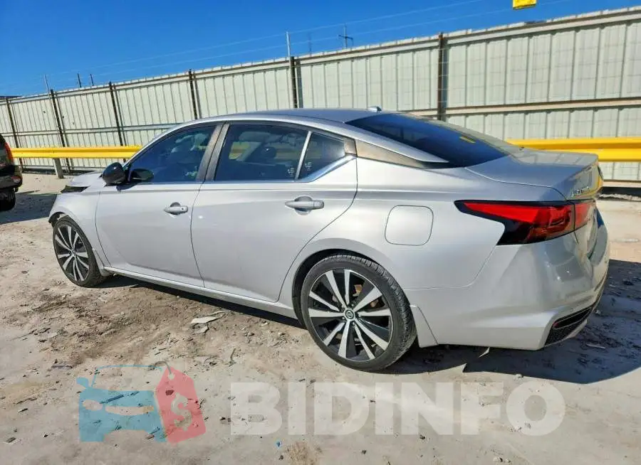 1N4BL4CV3LC180274 Photo# 2