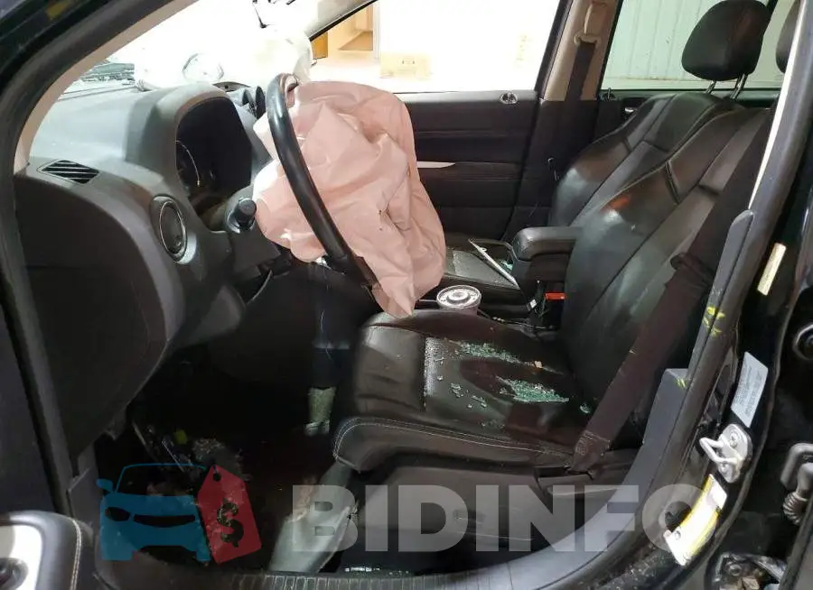 1C4NJDEB6HD177113 Photo# 7