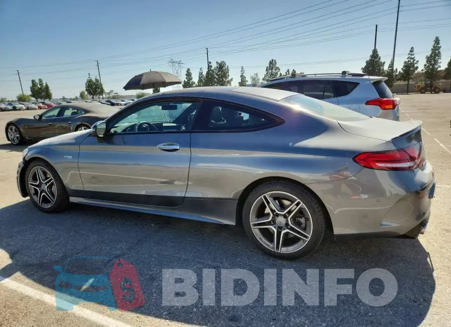 WDDWJ6EB3KF834029 Photo# 2