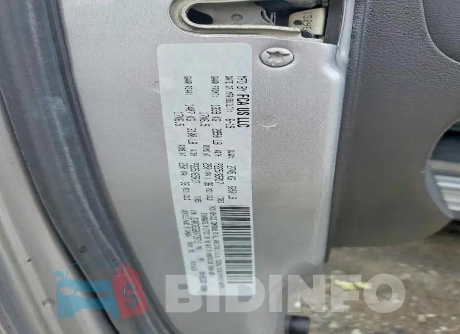 2C4RDGEG6KR735715 Photo# 13