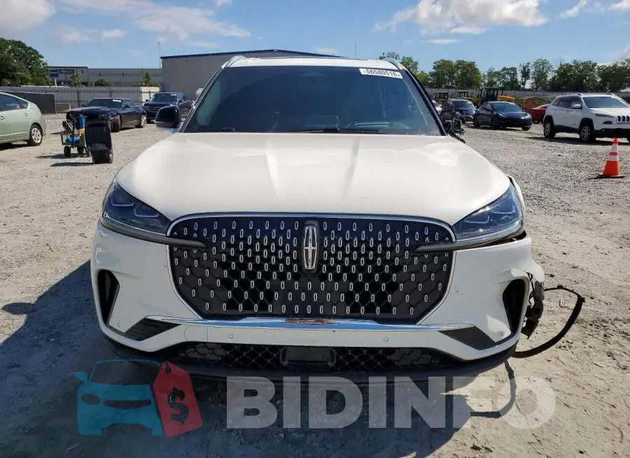 5LM5J7XC0SGL04377 Photo# 5