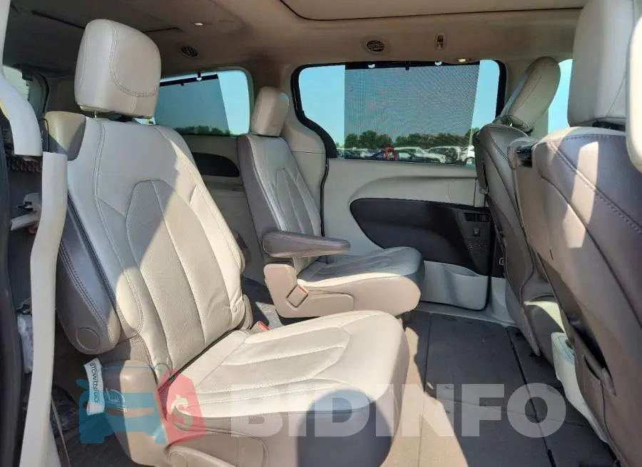 2C4RC1EG7JR157882 Photo# 11