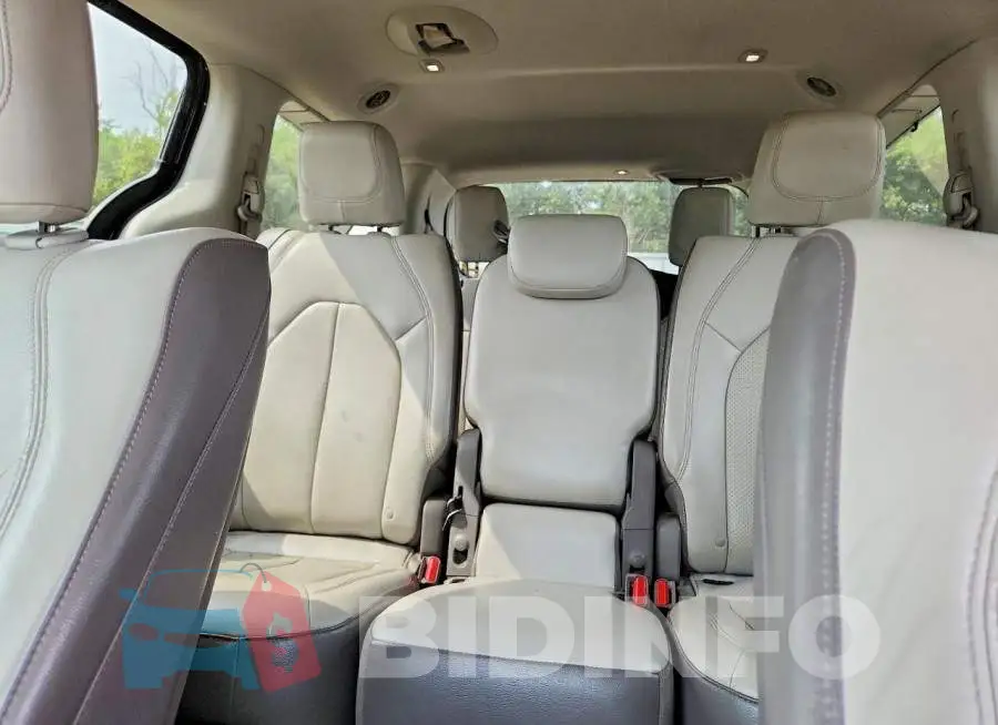 2C4RC1EG9HR578335 Photo# 10