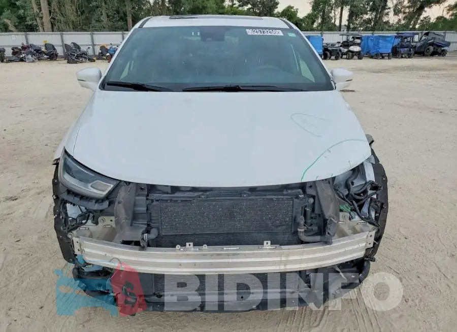 2C4RC1S73NR187245 Photo# 5