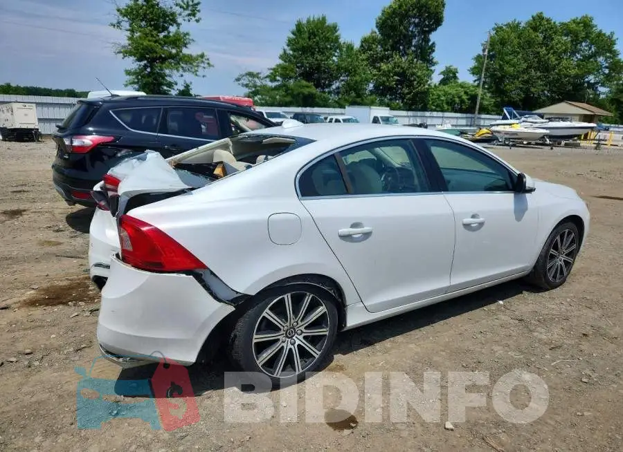 LYV402TK2JB173887 Photo# 3