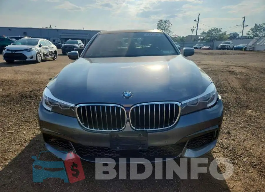 WBA7E2C58HG740107 Photo# 5