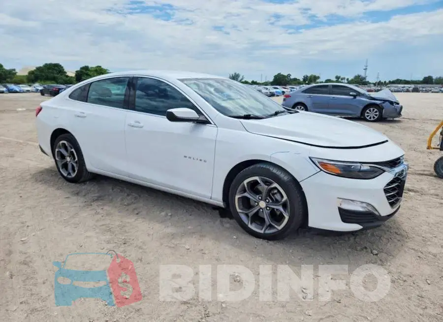 1G1ZD5ST7RF140811 Photo# 4