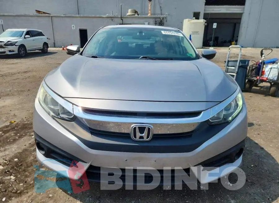 19XFC1F70HE200200 Photo# 5