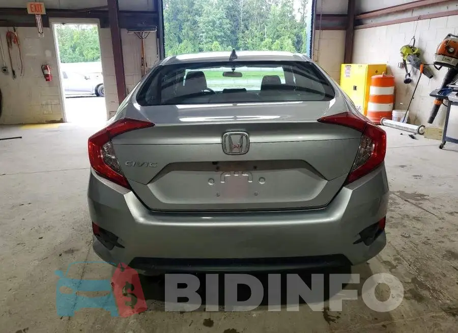 19XFC2F72JE205720 Photo# 6