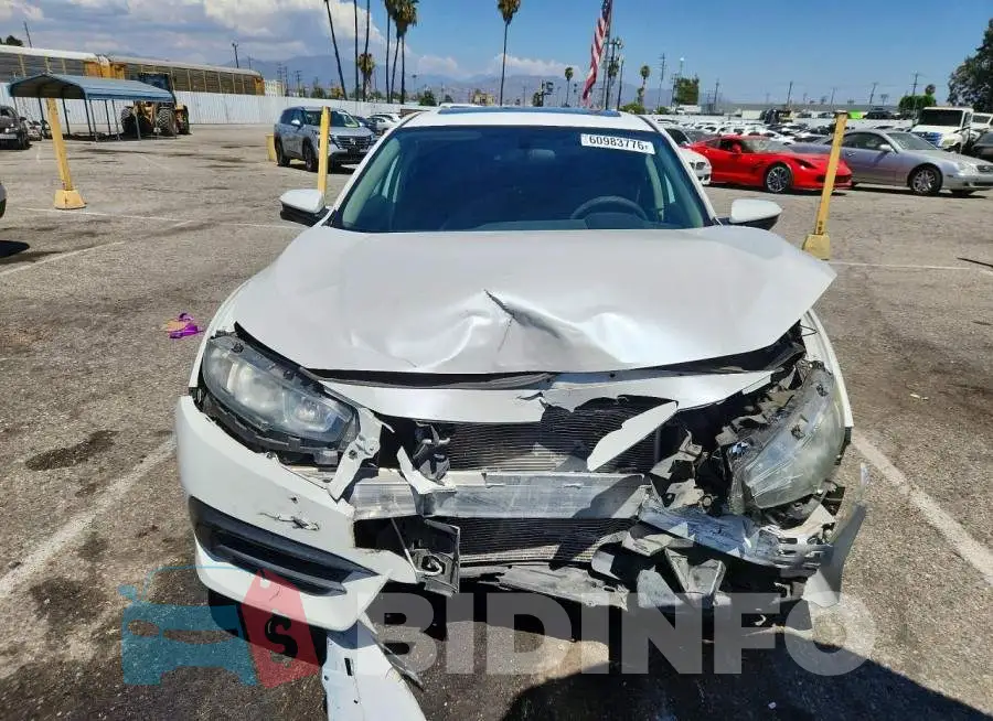 19XFC2F78JE207827 Photo# 5
