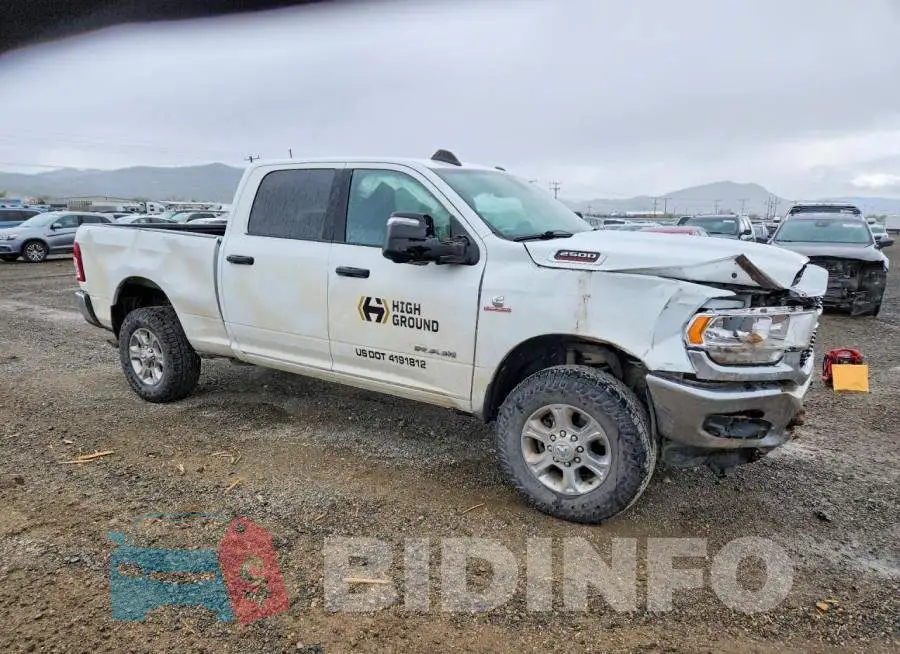 3C6UR5DL2RG227439 Photo# 4