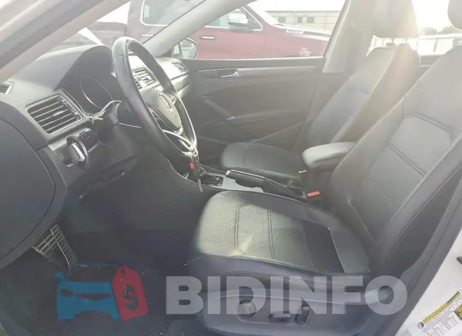 1VWDT7A31HC024647 Photo# 7