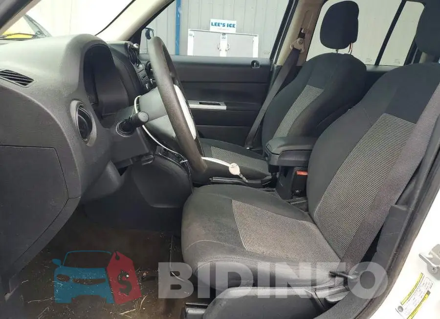 1C4NJPBAXHD157749 Photo# 7