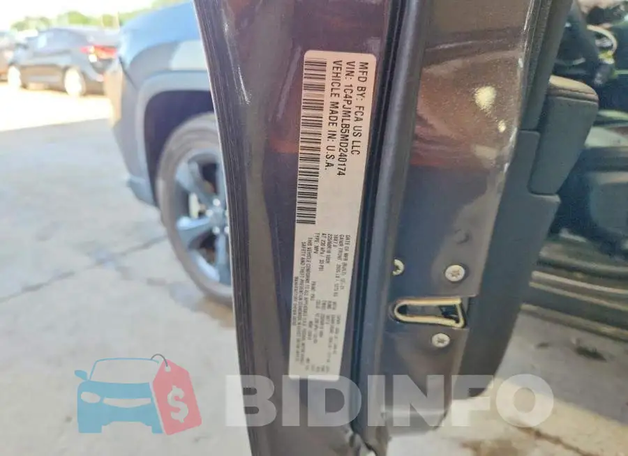 1C4PJMLB5MD240174 Photo# 13