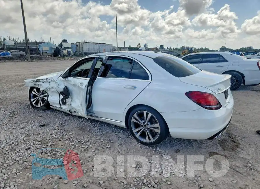 WDDWF8DB9LR542481 Photo# 2